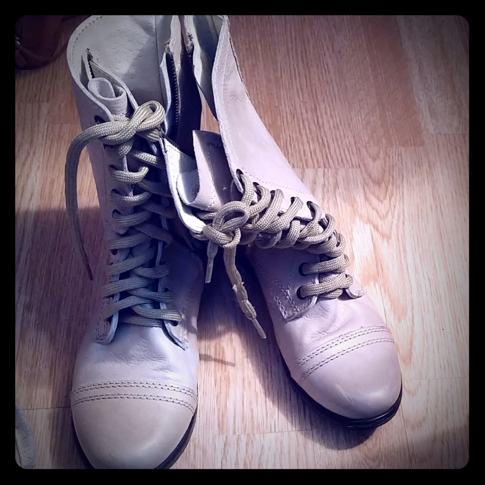 Combat boots